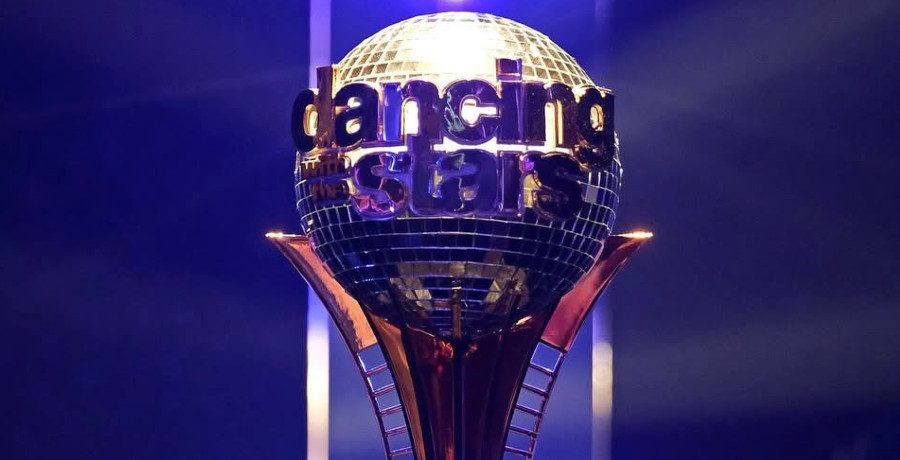 ‘DWTS’ Former Contestant Gives Viewers Some ‘Dirt’ On The Show