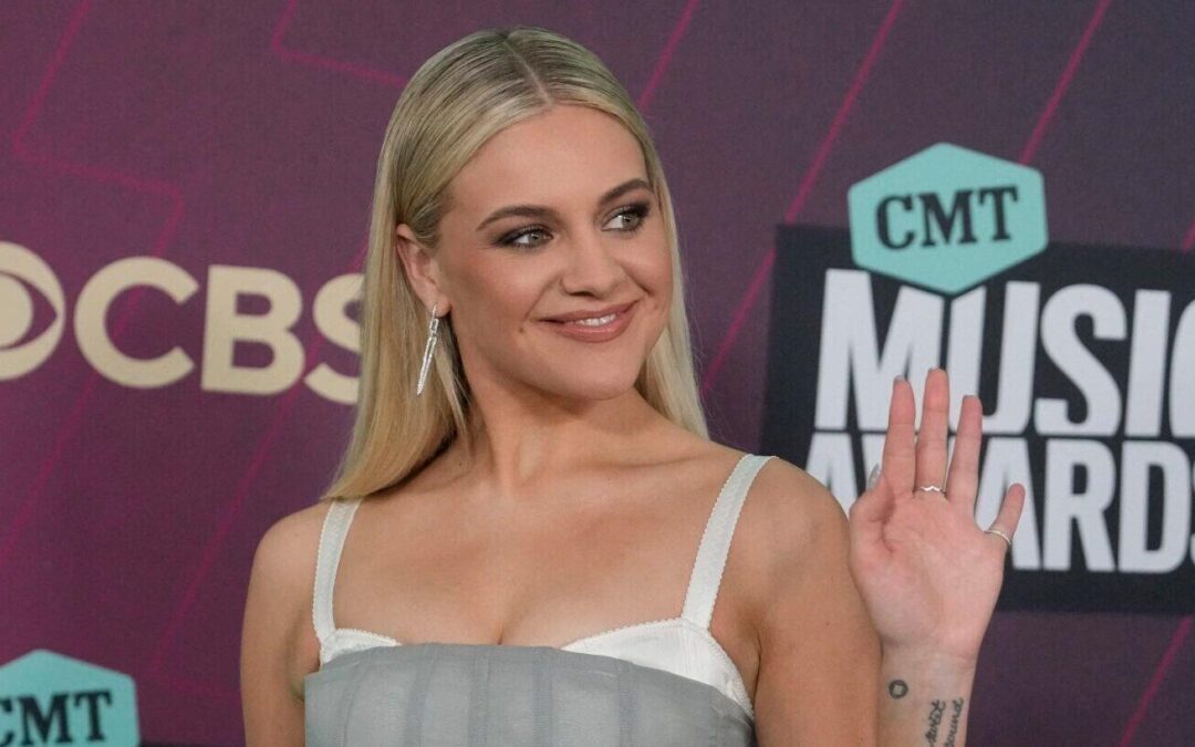 Chaos Erupts At Kelsea Ballerini’s Concert After One Fan Crosses The Line