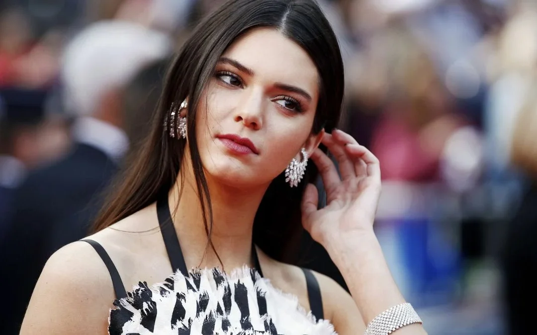 Kendall Jenner Flaunts Fit Abs in Cozy & Flirty Holiday Photoshoot