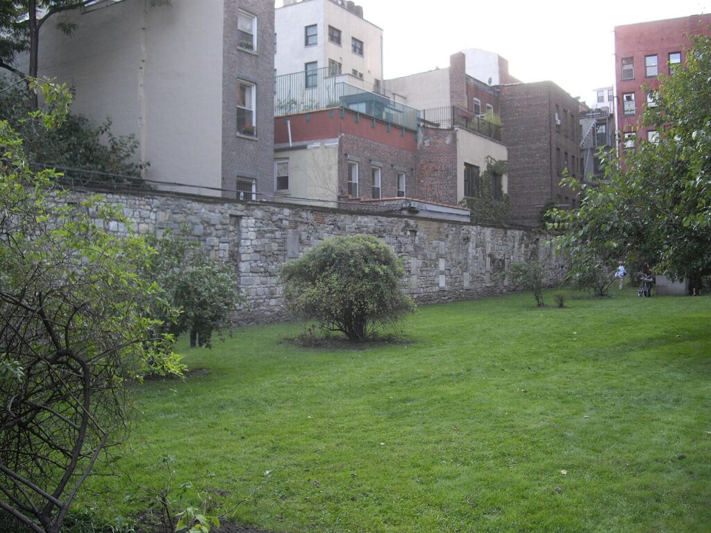new-york-marble-cemetery-inside-1024×768-1