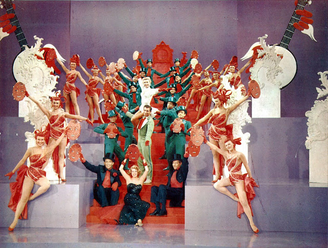 30 Publicity Photos From the Set of the 1954 Classic “White Christmas”