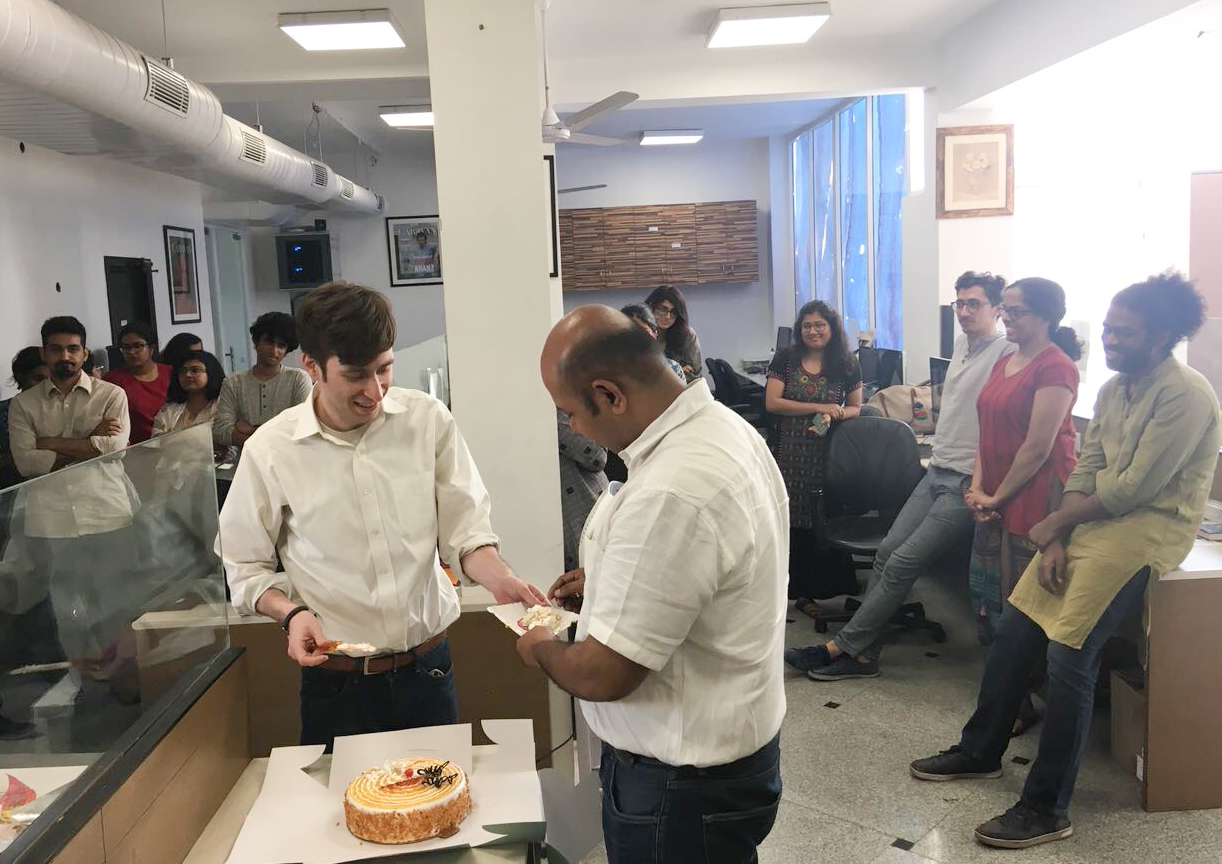 mag-block-caravan-cake